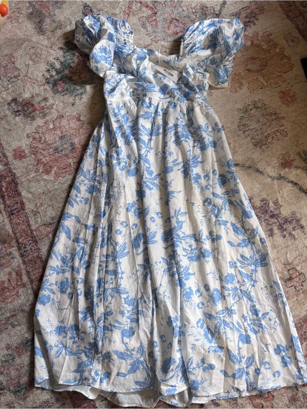 NWT Baltic Born “Graceland” White Maxi Dress with Blue Floral Print Size L